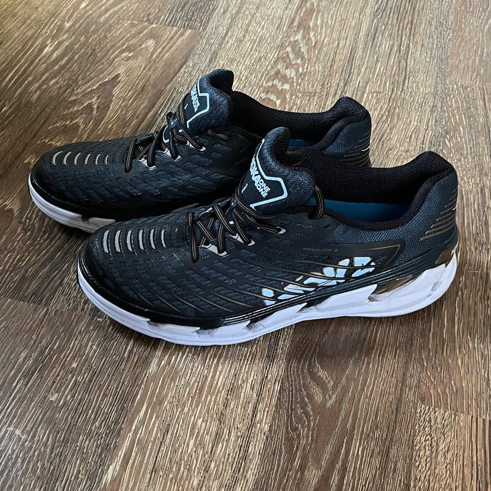 Hoka One One Vanquish 3 1014791 Shoes Mens Size 10.5 Black Gold Running Sneakers